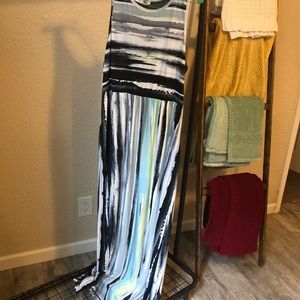Sleeveless maxi dress